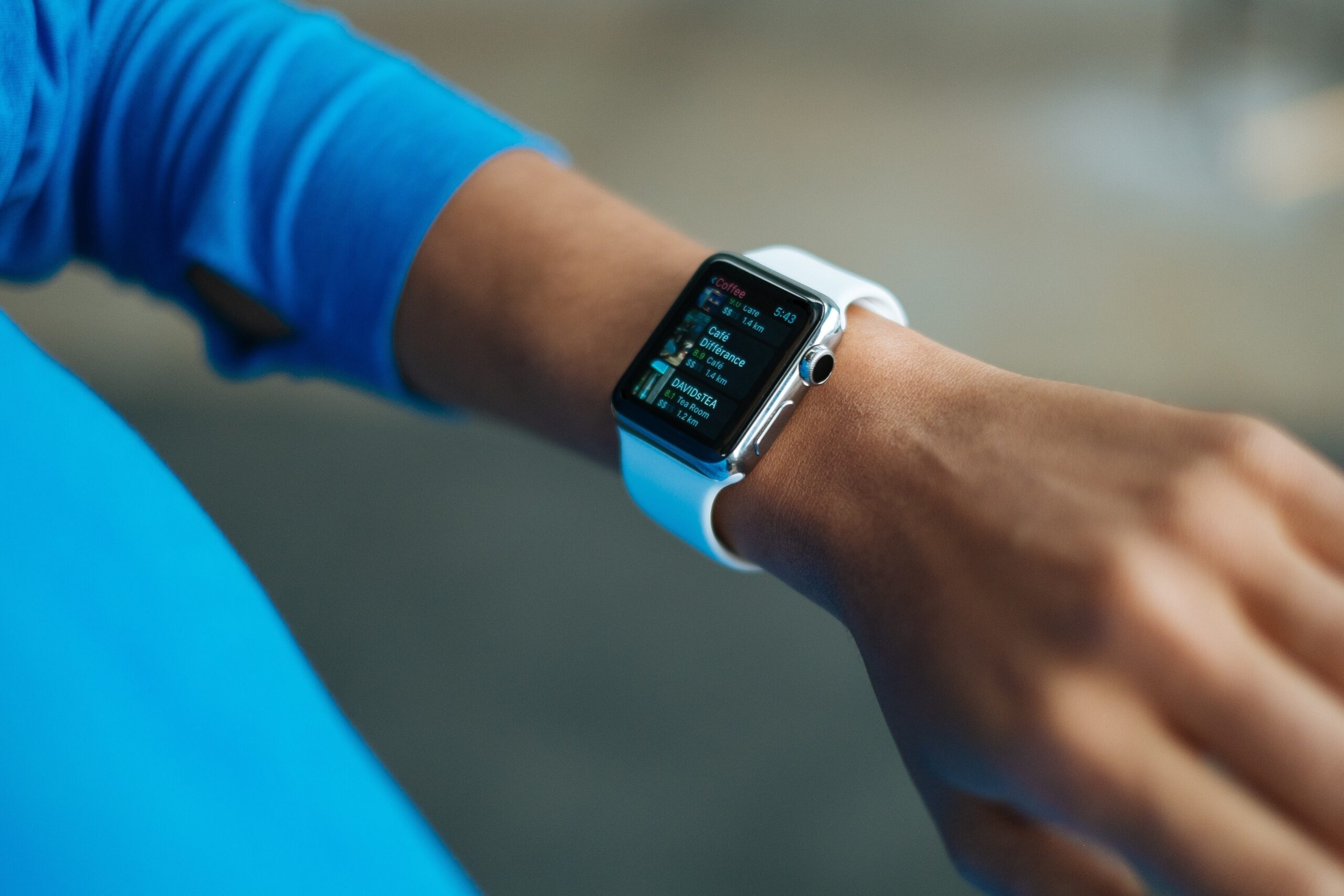 fitbit heart rate vs apple watch